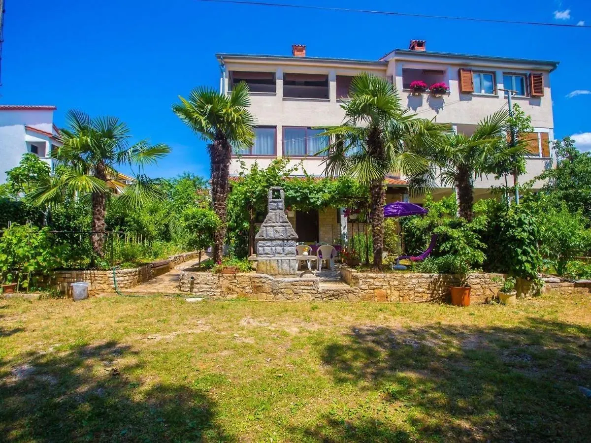Pleasure Apartment بوريتش