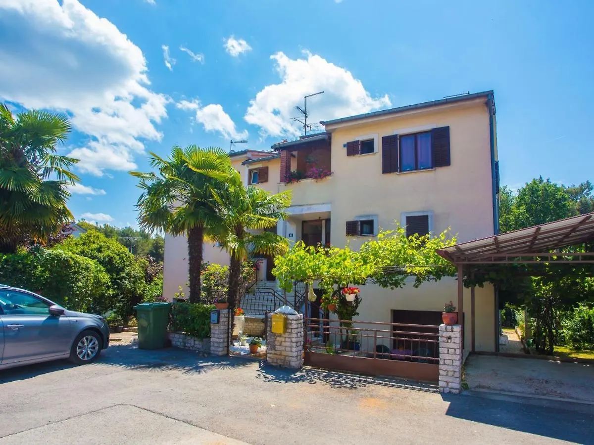 Pleasure Apartment بوريتش